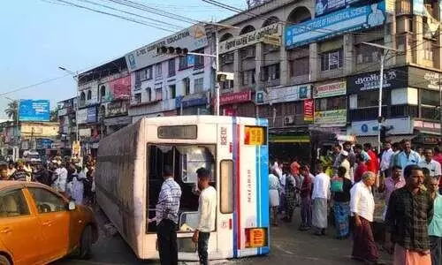 ​കൊണ്ടോട്ടിയിൽ കെ.എസ്.ആർ.ടി.സി ബസ് മറിഞ്ഞ് നിരവധി പേർക്ക് പരിക്ക്