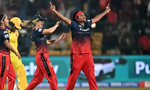 വനിത പ്രീമിയർ ലീഗിൽ വീണ്ടും മലയാളിത്തിളക്കം! ബാംഗ്ലൂരുവിന്‍റെ വിജയശിൽപിയായ ആശാ ശോഭന ആരെന്നറിയാം...