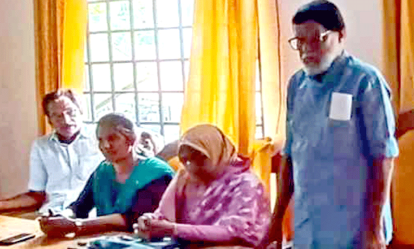 ഉദ്ഘാടനം ചെയ്യുന്നു ഉദ്ഘാടനം ചെയ്യുന്നു