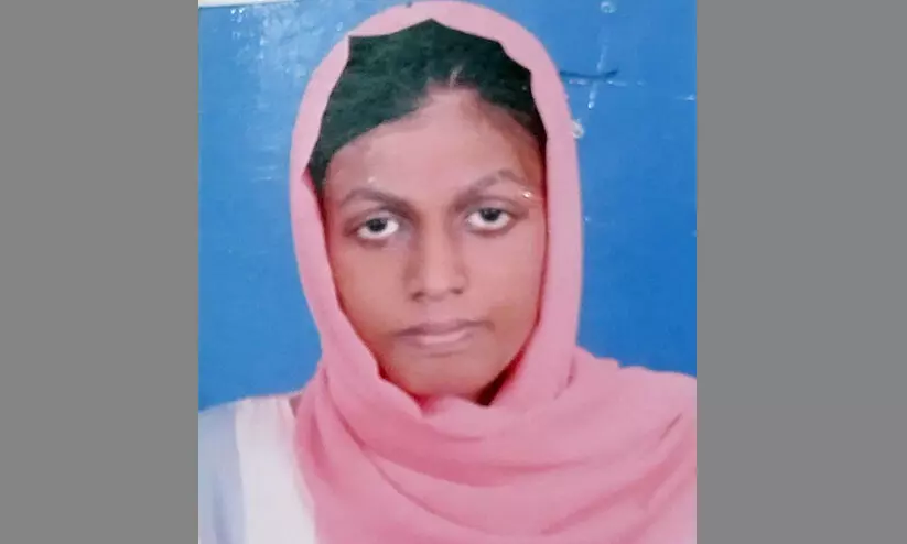 ട്രെയിനിന്റെ ഇൻസ്പെക്ഷൻ കോച്ച് തട്ടി വിദ്യാർത്ഥിനി മരിച്ചു ട്രെയിനിന്റെ ഇൻസ്പെക്ഷൻ കോച്ച് തട്ടി വിദ്യാർത്ഥിനി മരിച്ചു