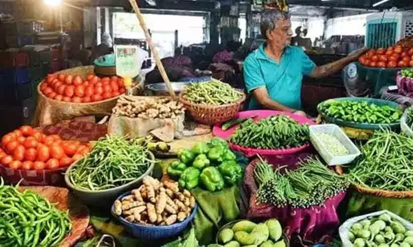 ഇന്ത്യക്കാർ ഭക്ഷ്യധാന്യങ്ങളേക്കാൾ കൂടുതൽ പണം ചെലവഴിക്കുന്നത് പാലും പഴങ്ങളും പച്ചക്കറികളും വാങ്ങാൻ; സർവേ