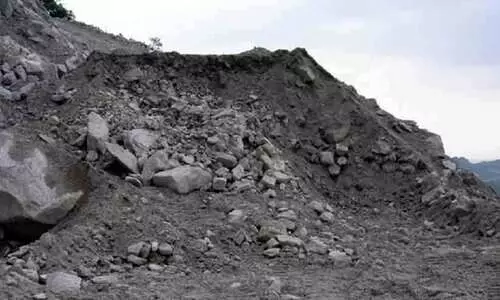 നിയമവിരുദ്ധ പാറ ഖനനം:  ക്വാറി ഉടമകൾക്ക് ഒന്നരക്കോടി പിഴ