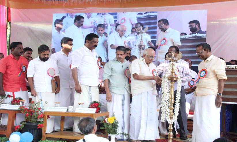 പെരുവണ്ണാമൂഴി ചെറുകിട ജലവൈദ്യുതി പദ്ധതി തുടങ്ങി