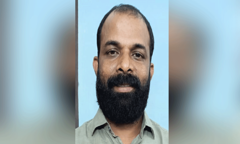 പെണ്കുട്ടിയെ തട്ടിക്കൊണ്ടുപോയ കേസില് പഞ്ചായത്തംഗം അറസ്റ്റില് പെണ്കുട്ടിയെ തട്ടിക്കൊണ്ടുപോയ കേസില് പഞ്ചായത്തംഗം അറസ്റ്റില്