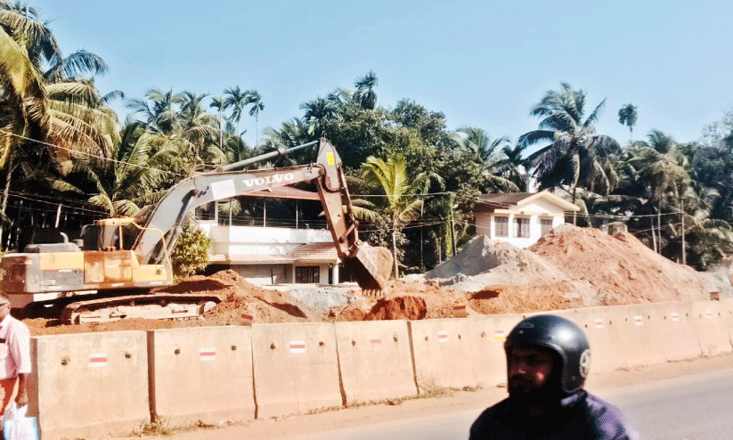 ജനവാസ മേഖലയിൽ മണൽ കൂട്ടിക്കലർത്തൽ; പൊടിശല്യം രൂക്ഷം