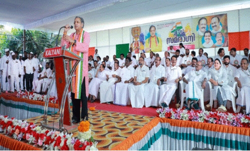 ക്ഷേത്രം നിർമിക്കലല്ല സർക്കാറിന്റെ ജോലി -ശശി തരൂർ ക്ഷേത്രം നിർമിക്കലല്ല സർക്കാറിന്റെ ജോലി -ശശി തരൂർ