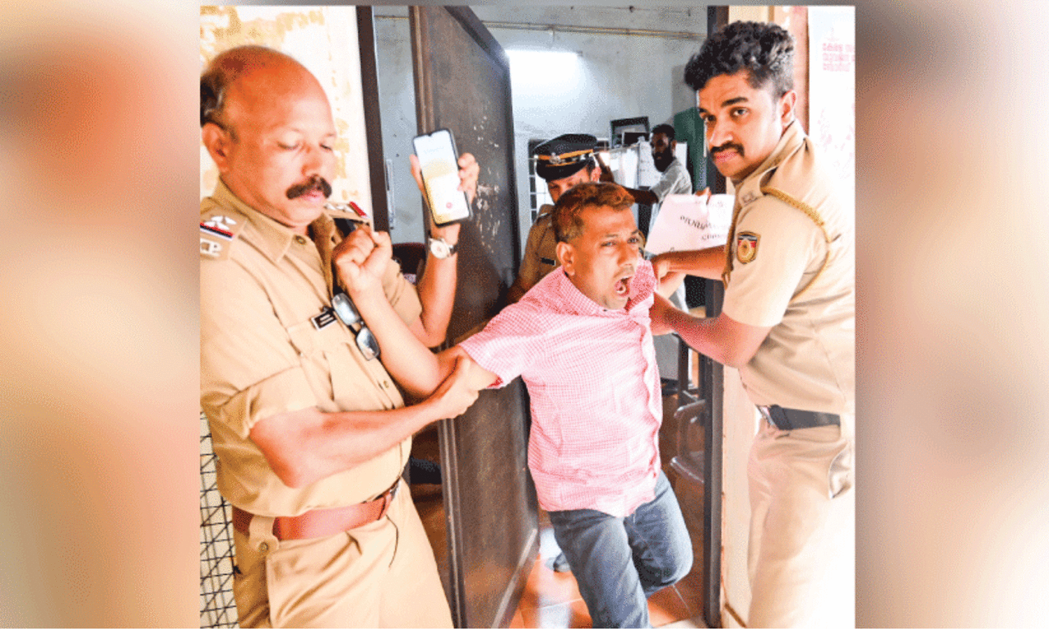 യു​വ​ജ​ന​ക്ഷേ​മ ബോ​ർ​ഡ് ജി​ല്ല ഓ​ഫി​സ​റെ യൂ​ത്ത് ലീ​ഗ് ഉ​പ​രോ​ധി​ച്ചു