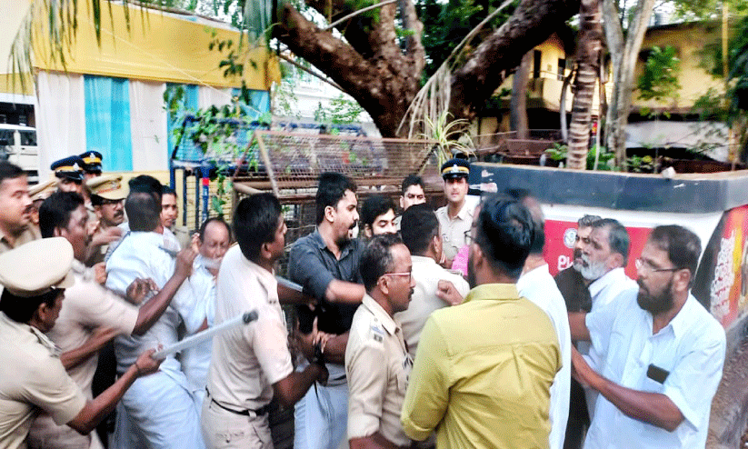 പോളിടെക്നിക്; കോൺഗ്രസ് മാർച്ചിൽ സംഘർഷം