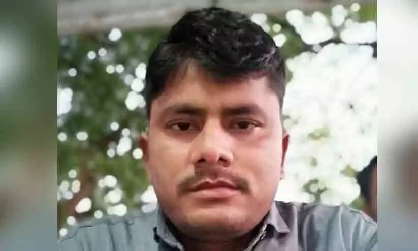 പുക ശ്വസിച്ച് മരിച്ച ബിഹാർ സ്വദേശിയുടെ മൃതദേഹം നാട്ടിലെത്തിച്ചു പുക ശ്വസിച്ച് മരിച്ച ബിഹാർ സ്വദേശിയുടെ മൃതദേഹം നാട്ടിലെത്തിച്ചു