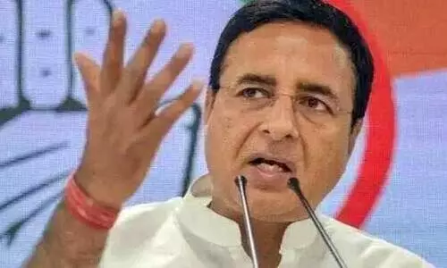 ര​ൺ​ദീ​പ് സി​ങ് സു​ർ​ജേ​വാ​ല