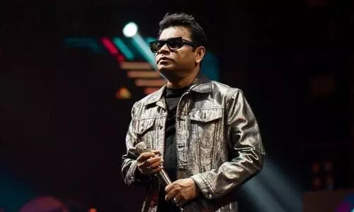 കൊച്ചി മെട്രോയില്‍ എ.ആര്‍. റഹ്മാന്‍;  ആവേശത്തിൽ ആരാധകർ- വിഡിയോ