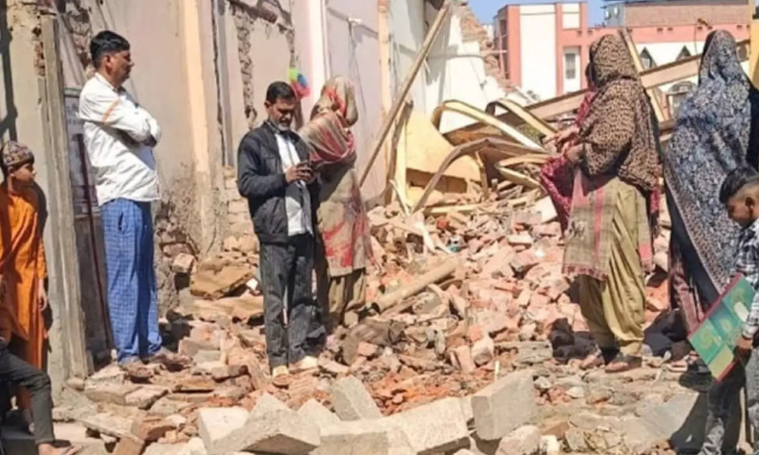 സി​ൽ​ക്കാ​ര തുരങ്ക രക്ഷാപ്രവർത്തകന്റെ വീട് പൊളിച്ചു