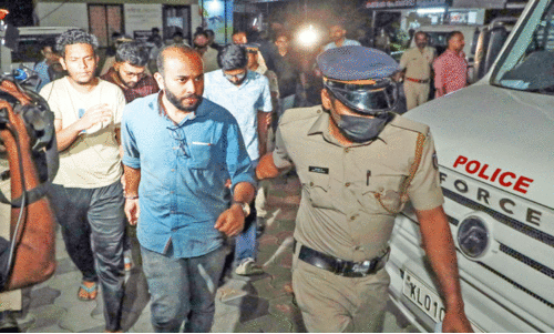 സിദ്ധാർഥിന്റെ ദുരൂഹ മരണം; പ്രതിഷേധം കനക്കുന്നു