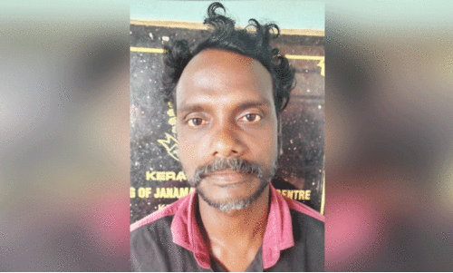 ഗൃഹനാഥനെയും മകനെയും കുത്തിപ്പരിക്കേൽപ്പിച്ചയാൾ പിടിയിൽ
