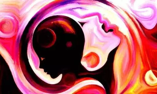 ഉറക്കം തൊടാത്ത ഉടലിൽ  സ്വപ്നം തീണ്ടുന്ന ഉയിർ!