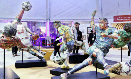 ക​ണ്ണ​ഞ്ചി​പ്പി​ക്കും ക​ര​വി​രു​താ​യി ‘ത​ദ്​​വീ​ർ’