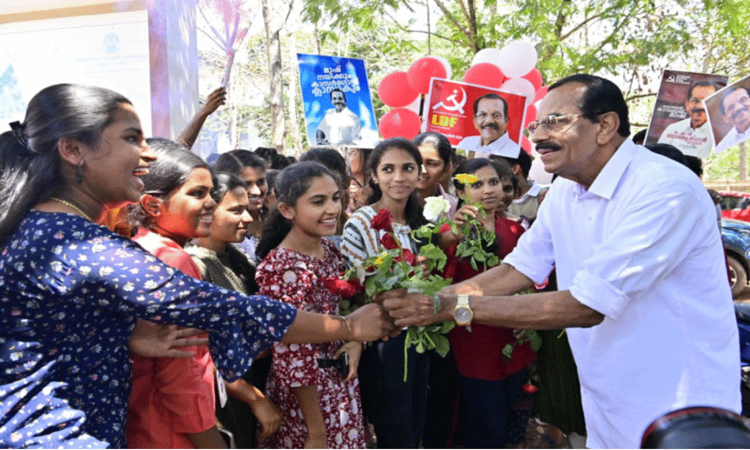 ക​ലാ​ല​യ വൈ​ബി​ൽ ബാ​ല​കൃ​ഷ്ണ​ൻ മാ​ഷ്...