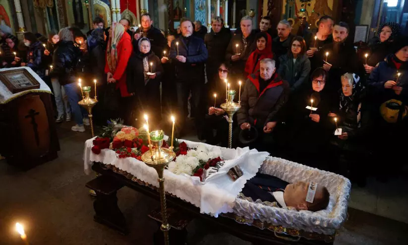 ‘നവാൽനി, നിങ്ങൾ ഭയപ്പെട്ടില്ല’; അന്ത്യയാത്ര നൽകി അനുയായികൾ