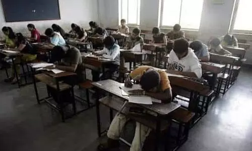 യു.പിയിൽ പ്ലസ്ടു കണക്ക്, ബയോളജി പരീക്ഷകളുടെ ചോദ്യപേപ്പർ ചോർന്നു