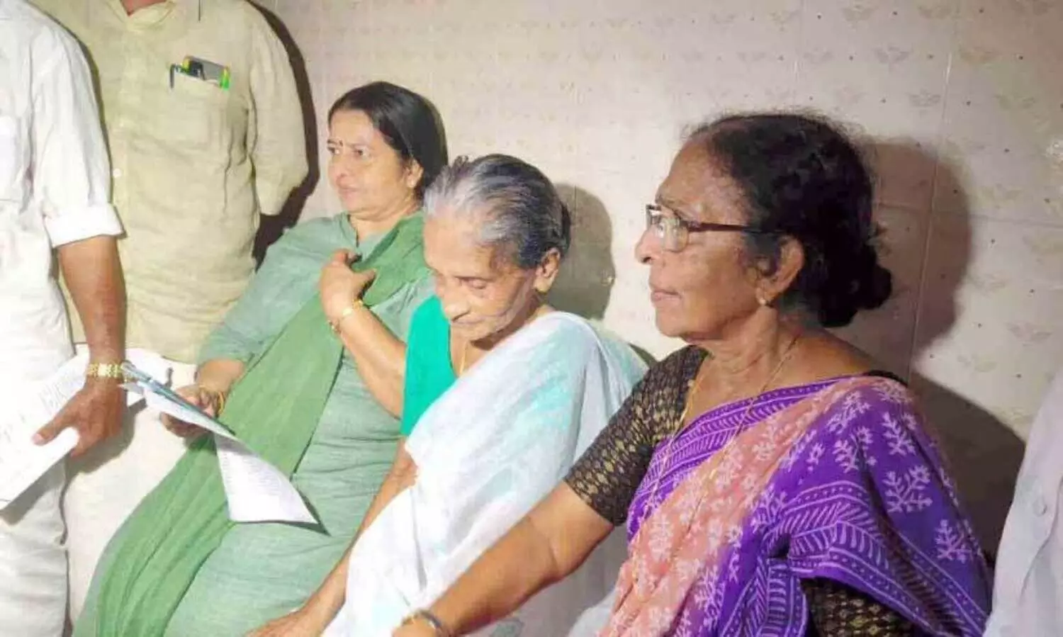 സ​രോ​ജി​നി