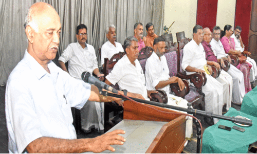 ആർക്കും വിലക്കു വാങ്ങാവുന്നവരായി മാറിയ ​കോൺഗ്രസിനെ പ്രതീക്ഷിച്ചിട്ട് കാര്യമില്ല –എളമരം കരീം എം.പി