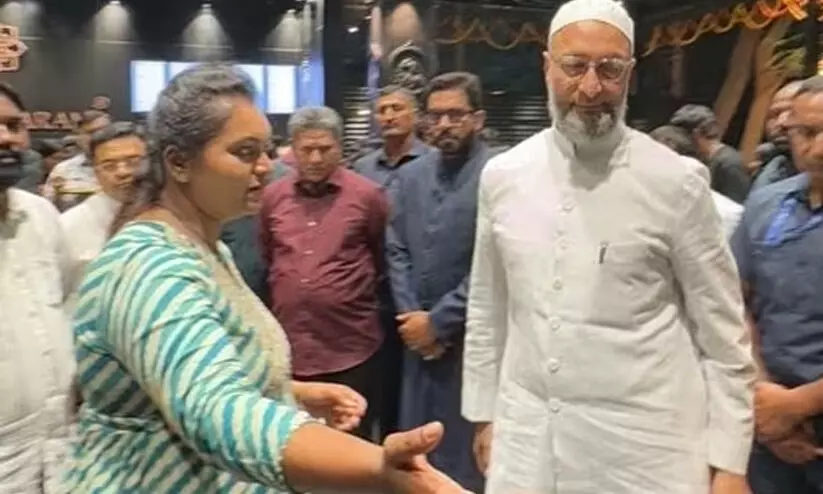 ബംഗളൂരു സ്ഫോടനം: രാമേശ്വരം കഫേക്ക് ഐക്യദാർഢ്യം പ്രഖ്യാപിച്ച് ഉവൈസി; ഹൈദരാബാദ് ബ്രാഞ്ച് സന്ദർശിച്ചു