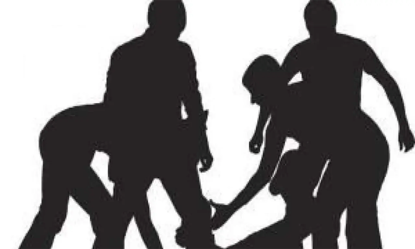 വിദ്യാര്‍ഥികള്‍ തമ്മില്‍ സംഘര്‍ഷം; ഒമ്പതാം ക്ലാസുകാരന് ക്രൂരമര്‍ദനം