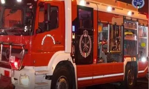 അ​ൽ​ഖൂ​സൂ​ർ പ്ര​ദേ​ശ​ത്ത് വീ​ടി​ന് തീ​പി​ടി​ച്ചു