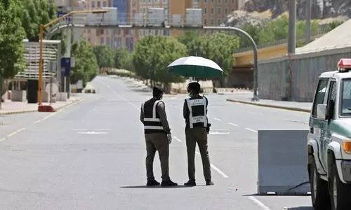 നിയമലംഘകരെ തേടി​ പൊലീസ്​; ഒരാഴ്ചക്കിടെ പിടിയിലായത്​ 14,955 വിദേശികൾ