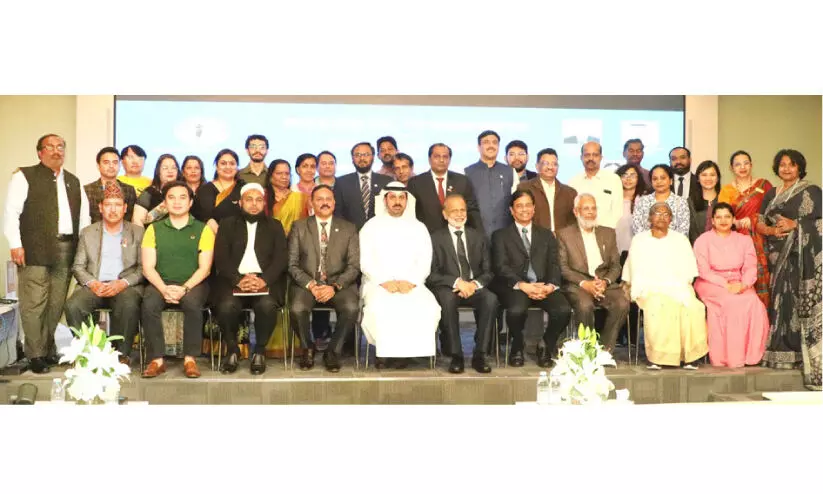 ‘ക​ണ​ക്റ്റി​ങ് പീ​പ്പി​ൾ’ നി​യ​മ, ആ​രോ​ഗ്യ ബോ​ധ​വ​ത്ക​ര​ണം ന​ട​ത്തി