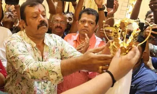 കിരീടത്തിലെ സ്വർണ വിവാദം: എന്‍റെ ത്രാണിക്കനുസരിച്ചാണ് നൽകിയത്, മാതാവ് അത് സ്വീകരിക്കും -സുരേഷ്‌ ഗോപി