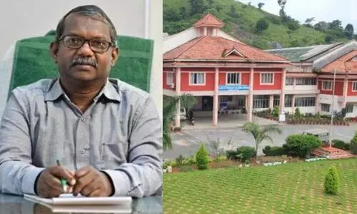 സിദ്ധാർഥന്റെ മരണം: കോളജ് ഡീനിനെയും അസി.വാർഡനെയും സസ്പെൻഡ് ചെയ്തു സിദ്ധാർഥന്റെ മരണം: കോളജ് ഡീനിനെയും അസി.വാർഡനെയും സസ്പെൻഡ് ചെയ്തു