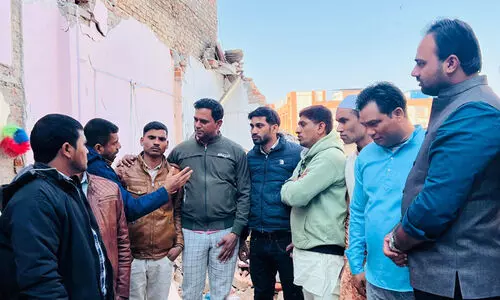 ബുൾഡോസർ രാജ്: തെരുവിൽ കഴിയുന്ന വകീൽ ഹസനെ ലീഗ് പ്രതിനിധി സംഘം സന്ദർശിച്ചു