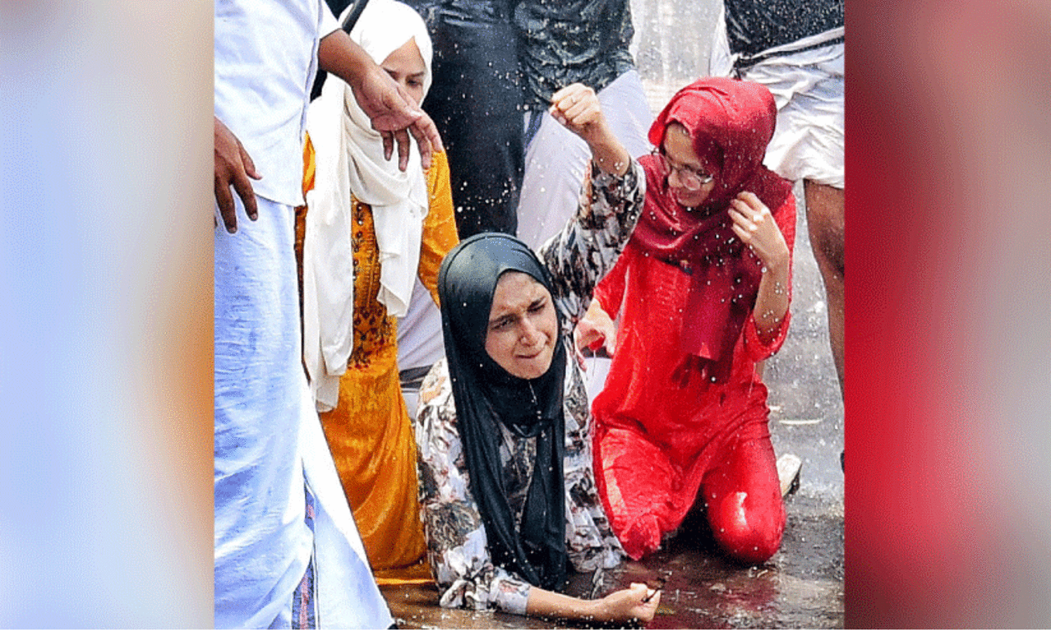 ജ​ല​പീ​ര​ങ്കി പ്ര​യോ​ഗി​ച്ച​പ്പോ​ൾ