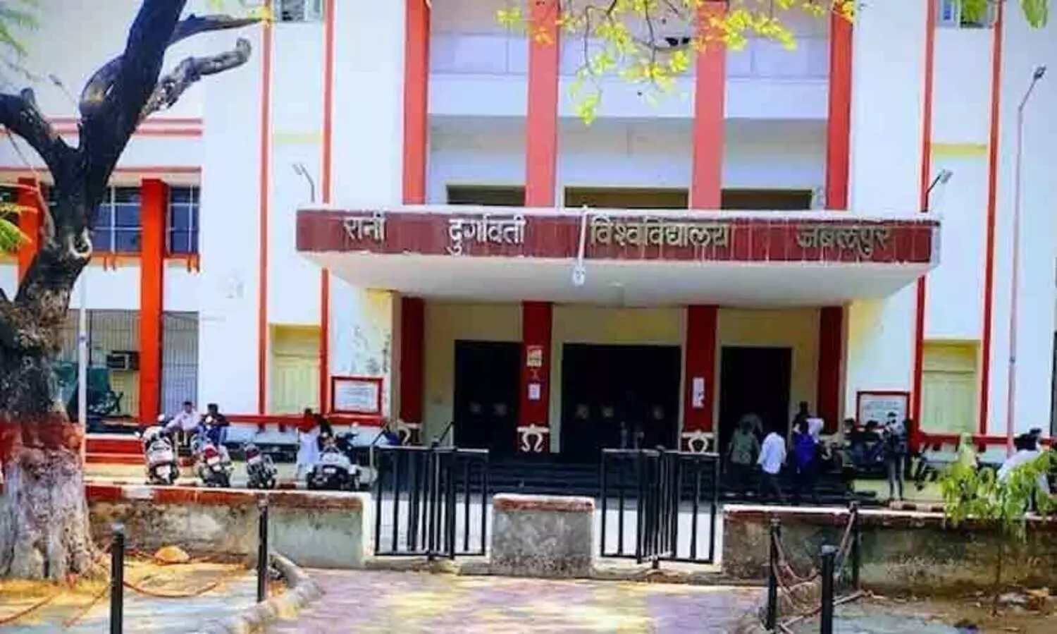 സത്യത്തിൽ ഞങ്ങളത് വിട്ടുപോയി; അഡ്മിറ്റ് കാർഡയച്ചെങ്കിലും പരീക്ഷ നടത്താൻ മറന്ന് ജബൽപൂർ യൂനിവേഴ്സിറ്റി