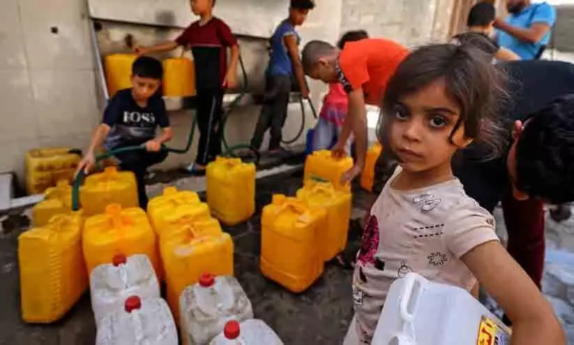 ബ്രിട്ടൻ ഗസ്സക്ക് അയച്ച വാട്ടർ ഫിൽട്ടറുകൾ സുരക്ഷാ ഭീഷണിയെന്ന് ഇസ്രായേൽ; അതിർത്തിയിൽ തടഞ്ഞു ബ്രിട്ടൻ ഗസ്സക്ക് അയച്ച വാട്ടർ ഫിൽട്ടറുകൾ സുരക്ഷാ ഭീഷണിയെന്ന് ഇസ്രായേൽ; അതിർത്തിയിൽ തടഞ്ഞു