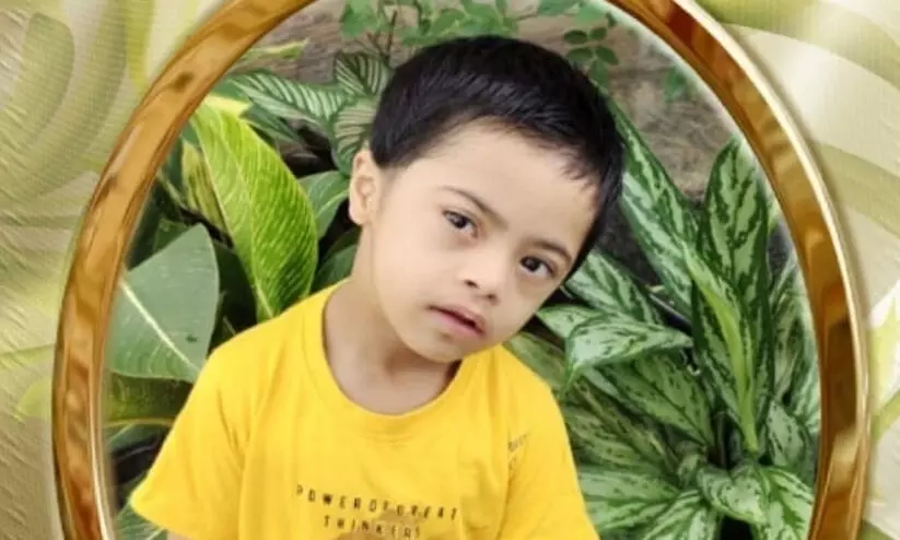 വയനാട്ടിൽ സ്കൂൾ ബസ് ഇടിച്ച് അഞ്ചു വയസ്സുകാരൻ മരിച്ചു വയനാട്ടിൽ സ്കൂൾ ബസ് ഇടിച്ച് അഞ്ചു വയസ്സുകാരൻ മരിച്ചു