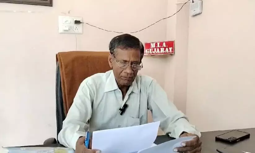 ഗുജറാത്ത് കോൺഗ്രസിൽ കൊഴിഞ്ഞുപോക്ക് തുടരുന്നു; ഒരു എം.എൽ.എ കൂടി ബി.ജെ.പിയിലേക്ക് ഗുജറാത്ത് കോൺഗ്രസിൽ കൊഴിഞ്ഞുപോക്ക് തുടരുന്നു; ഒരു എം.എൽ.എ കൂടി ബി.ജെ.പിയിലേക്ക്