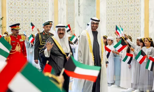 കു​വൈ​ത്ത്​ അ​മീ​റി​ന്​ അ​ബൂ​ദ​ബി​യി​ൽ ഊ​ഷ്മ​ള സ്വീ​ക​ര​ണം