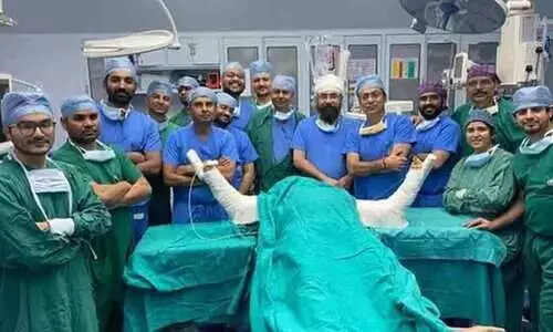 ട്രെയിൻ അപകടത്തിൽ കൈകൾ നഷ്ടമായ 45കാരന് അവയവദാനത്തിലൂടെ പുതുജീവിതം ട്രെയിൻ അപകടത്തിൽ കൈകൾ നഷ്ടമായ 45കാരന് അവയവദാനത്തിലൂടെ പുതുജീവിതം