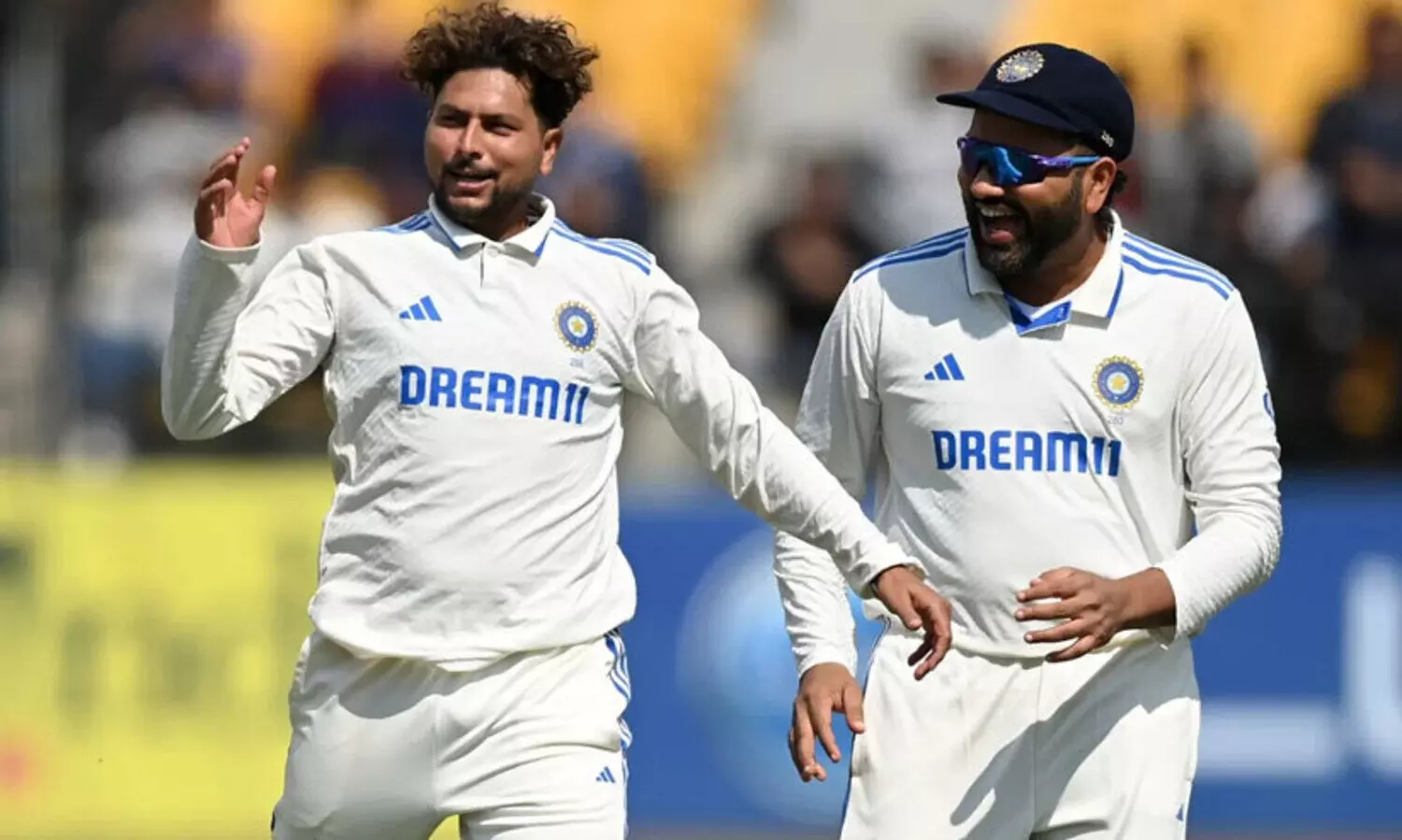 കറക്കിയെറിഞ്ഞ് കുൽദീപും അശ്വിനും; ഇംഗ്ലണ്ട് 218ന് പുറത്ത്