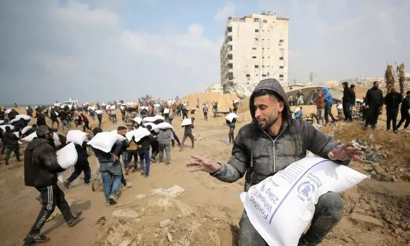 ഗസ്സയിലേക്ക് സഹായമെത്തിക്കാൻ ഇസ്രായേൽ മിലിറ്ററി റോഡ് ഉപയോഗിക്കാനൊരുങ്ങി യു.എൻ ഗസ്സയിലേക്ക് സഹായമെത്തിക്കാൻ ഇസ്രായേൽ മിലിറ്ററി റോഡ് ഉപയോഗിക്കാനൊരുങ്ങി യു.എൻ