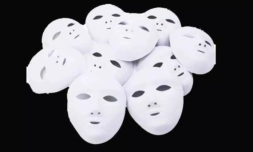 മ​കു​ടി*