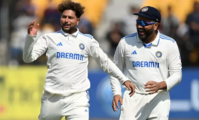 കറക്കിയെറിഞ്ഞ് കുൽദീപും അശ്വിനും; ഇംഗ്ലണ്ട് 218ന് പുറത്ത് കറക്കിയെറിഞ്ഞ് കുൽദീപും അശ്വിനും; ഇംഗ്ലണ്ട് 218ന് പുറത്ത്