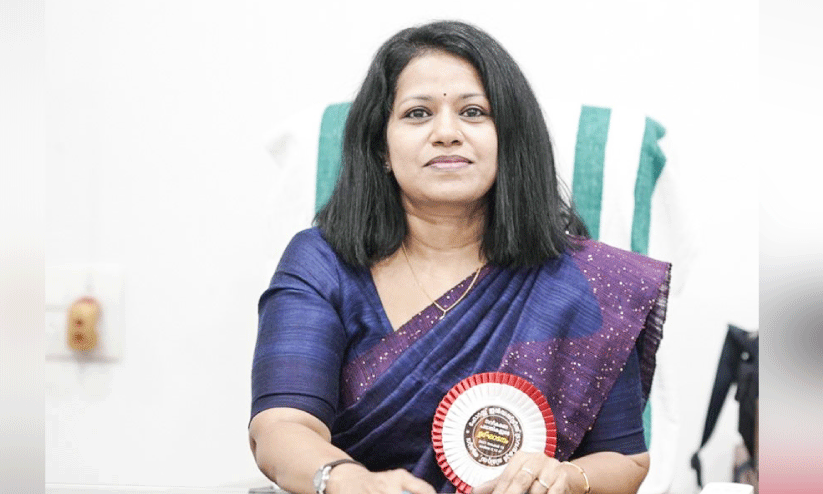 ഇ​ന്ദു വി​ജ​യ​ൻ