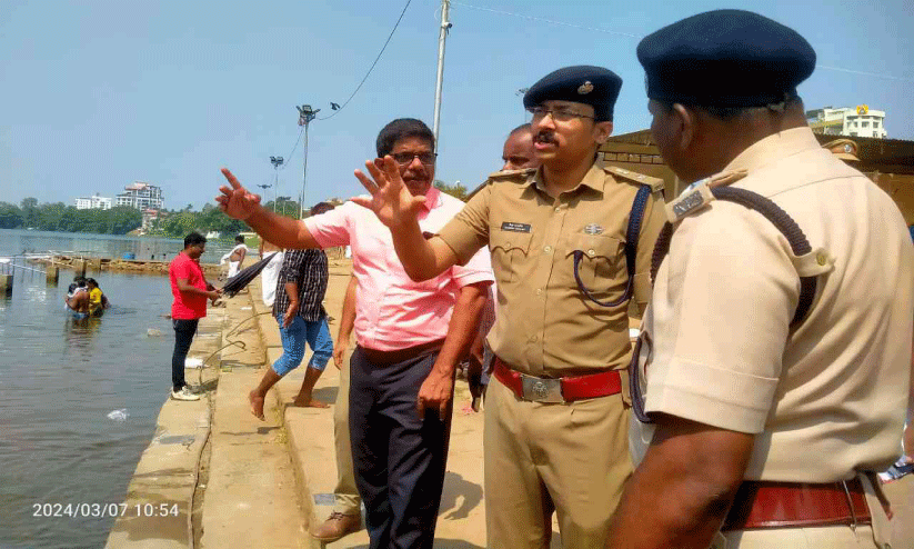 ശിവരാത്രിക്കൊരുങ്ങി ആലുവ മണപ്പുറം ശിവരാത്രിക്കൊരുങ്ങി ആലുവ മണപ്പുറം