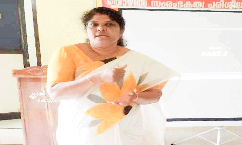 വീട്ടമ്മയിൽനിന്ന് സ്പെഷൽ സ്കൂൾ ട്രെയിനർ വരെയെത്തി ഷൈനി അഷ്റഫ് വീട്ടമ്മയിൽനിന്ന് സ്പെഷൽ സ്കൂൾ ട്രെയിനർ വരെയെത്തി ഷൈനി അഷ്റഫ്