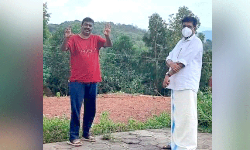 nisar ravuthar with block panchayath president