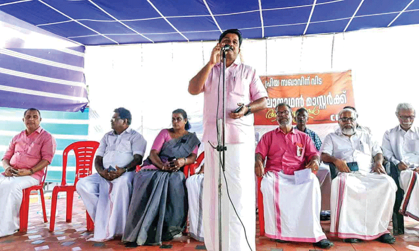 വള്ളിക്കുന്ന് മോഡൽ കേരളത്തിന് സമ്മാനിച്ച കലാനാഥൻ മാസ്റ്റർ വള്ളിക്കുന്ന് മോഡൽ കേരളത്തിന് സമ്മാനിച്ച കലാനാഥൻ മാസ്റ്റർ