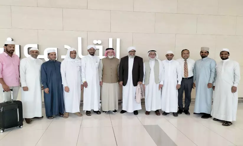 പേരോട് അബ്ദുറഹ്മാൻ സഖാഫിക്ക് സ്വീകരണം പേരോട് അബ്ദുറഹ്മാൻ സഖാഫിക്ക് സ്വീകരണം